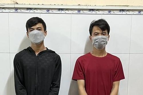 TPHCM: Truy nhanh cặp đôi táo tợn vào quán cà phê cướp giật điện thoại