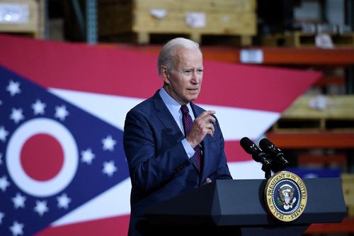 Kinh tế Mỹ khó khăn, tín nhiệm của Tổng thống Biden giảm kỷ lục