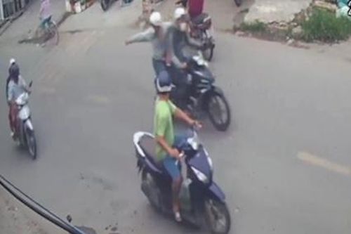 Kẻ cướp ở TP.HCM xịt hơi cay và đe dọa nạn nhân