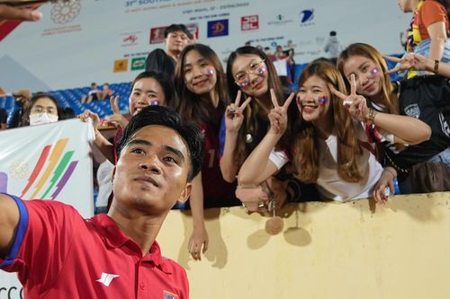 U23 Lào tri ân CĐV sau trận đấu cuối cùng tại SEA Games 31