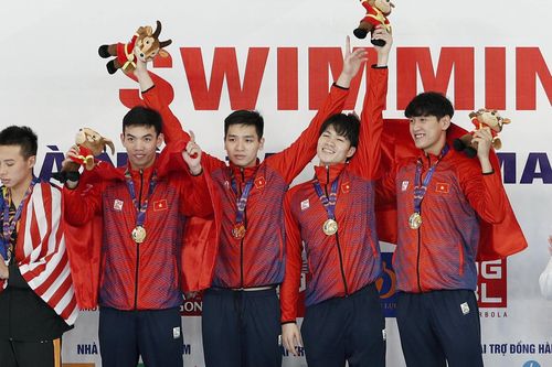 Bơi tiếp sức Việt Nam xô đổ kỷ lục SEA Games