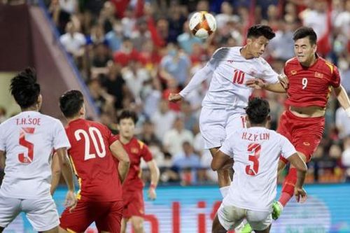 Bóng đá SEA Games 31: Sân chơi của những anh tài