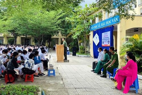 Ngăn chặn tệ nạn xâm nhập học đường