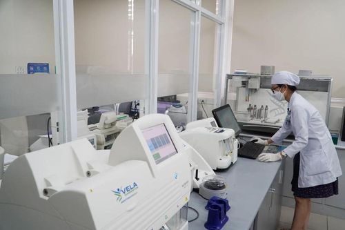 Không thể ngừng thanh toán BHYT đối với máy mượn, máy đặt