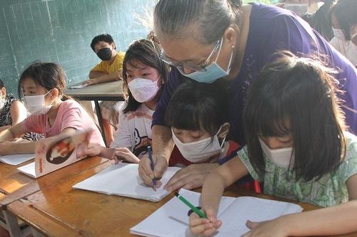 Lớp học của 'bà ngoại'