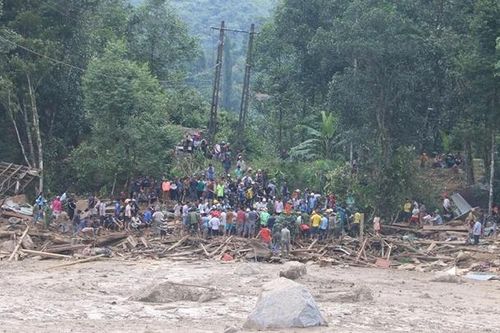 Học sinh làm bản đồ khoanh vùng thiên tai