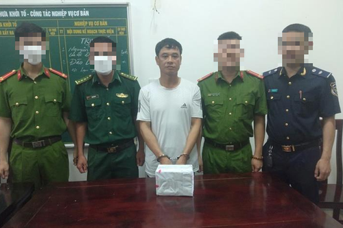 Nghệ An: Bắt đối tượng tàng trữ 6.000 viên ma túy tổng hợp