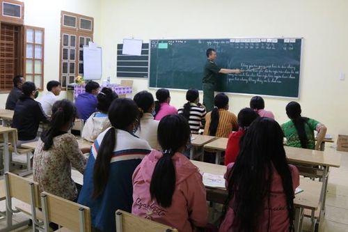 Đưa con chữ đến với người dân biên giới