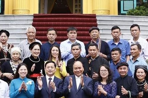 Phát huy vai trò của người có uy tín trong vùng dân tộc thiểu số