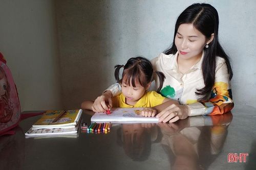 Ấm áp tình 'Mẹ đỡ đầu' ở huyện Vũ Quang
