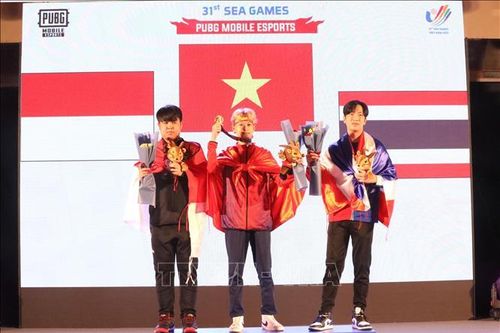 Phan Văn Đông giành Huy chương Vàng ở bộ môn PUBG Mobile