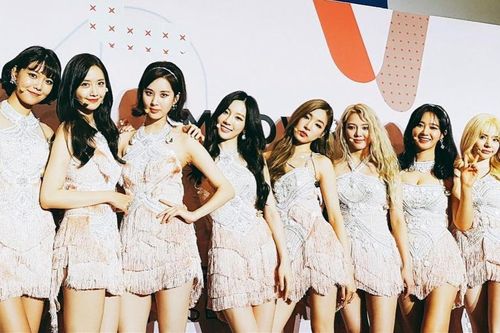 Không chỉ là họp mặt, SNSD thật sự sẽ comeback với album mới sau 5 năm!
