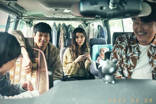 Phim Hàn Quốc gây xúc động: Kể về những đứa bé bị bỏ rơi ngay khi lọt lòng, khán giả kỳ vọng tại Cannes
