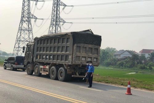 Vĩnh Phúc: Thanh tra giao thông mở đợt cao điểm kiểm tra, xử lý xe quá khổ, quá tải đợt I/2022
