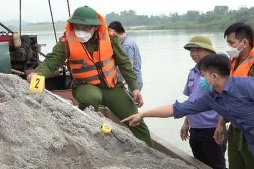 Nghệ An: Khởi tố vụ án liên quan đến khai thác cát 'lậu'