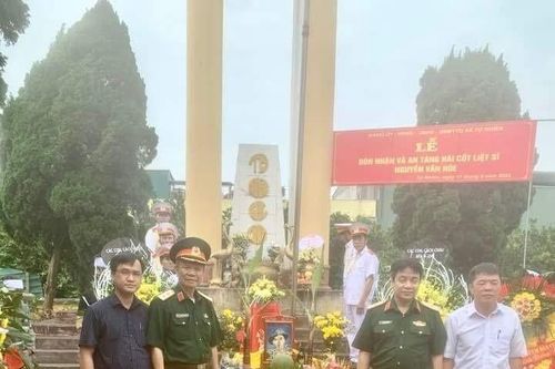 Đưa hài cốt cốt Liệt sỹ Nguyễn Văn Hòe về quê