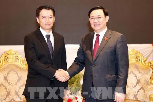Chủ tịch Quốc hội Vương Đình Huệ tiếp Chủ tịch Kiểm toán Nhà nước Lào