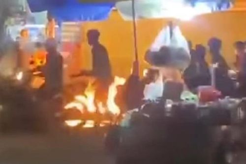 Triệu tập 2 nhóm thanh thiếu niên cầm hung khí gây náo loạn đường phố