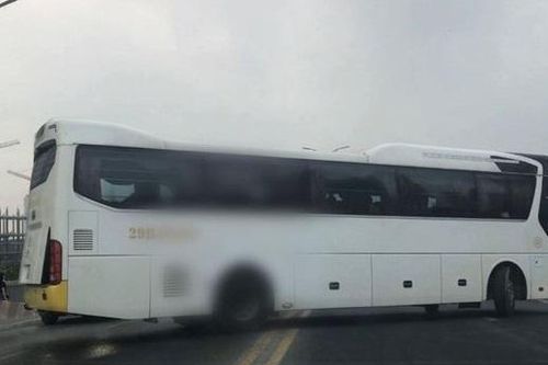 Tài xế xe khách nhận kết đắng vì quay đầu trên cầu Thăng Long