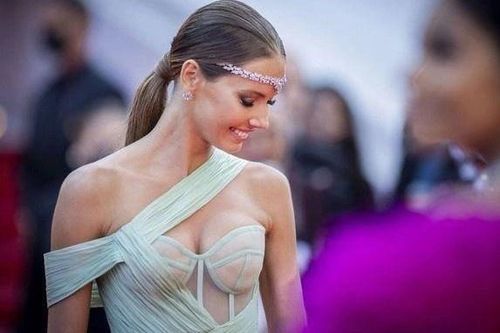 Minh tinh mặc đẹp trên thảm đỏ Cannes 2022