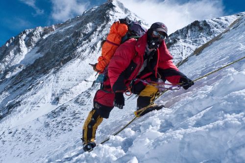 Người Việt Nam đủ sức leo Everest, vấn đề chỉ là tiền