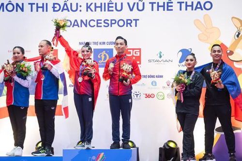 VĐV Dancesport Phan Hiển: 'Mang huy chương về cho vợ!'