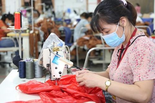 Trao quyền cho phụ nữ, người lao động được hưởng an sinh cao hơn