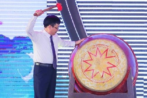 Lễ hội Làng Sen 2022: 'Người là niềm tin tất thắng'