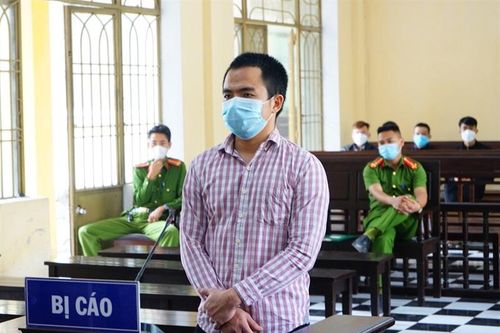 Mâu thuẫn nợ nần, thanh niên chém bạn trọng thương