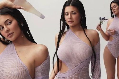 Kylie Jenner quyến rũ 'khó cưỡng' trong bộ bodysuit tôn đường cong 'đồng hồ cát'