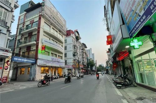 Có 5 tỷ đồng, vợ chồng trẻ khó 'chốt' mua nhà khu trung tâm HN