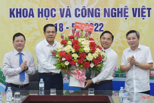 Tiếp tục nghiên cứu, ứng dụng tiến bộ KH&CN vào mọi lĩnh vực đời sống