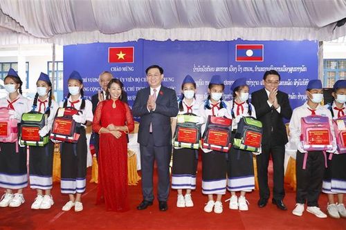 Chuyến thăm Lào của Chủ tịch Quốc hội 'thành công tốt đẹp'