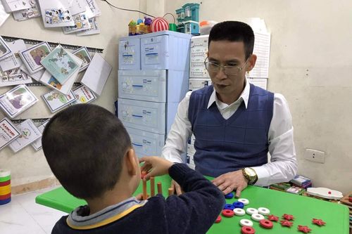 Cách nào để nhận biết sớm và khắc phục với trẻ chậm nói?