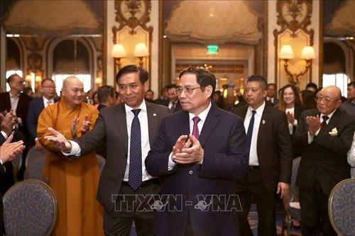 Thủ tướng Phạm Minh Chính gặp Việt kiều và du học sinh tiêu biểu