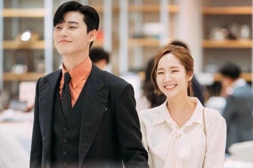 Park Min Young và Park Seo Joon mặc đồ như cô dâu - chú rể, netizen được dịp 'đẩy thuyền' tới bến
