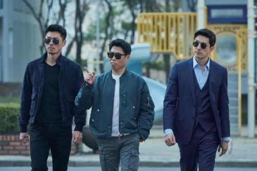 Hyun Bin lộ diện trong phim mới sau khi kết hôn: Tạo hình cực ngầu nhưng lại lộ chi tiết bất thường này