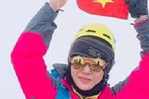 Người phụ nữ đầu tiên của Việt Nam chinh phục 'nóc nhà thế giới' - đỉnh Everest