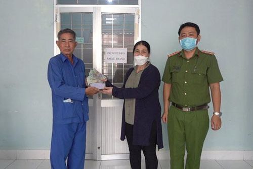 Nhặt của rơi, tìm người trả lại