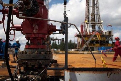 Washington cho phép công ty dầu của Mỹ, châu Âu nối lại hoạt động ở Venezuela