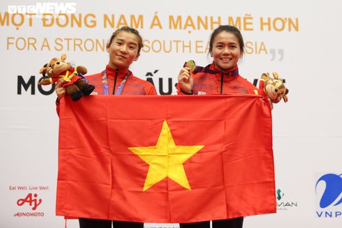 SEA Games 31: Hai chị em Mỹ Hạnh-Mỹ Trang rủ nhau vô địch vật tự do