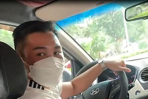 Hà Nội: Lái xe taxi đòi 500.000 đồng cho 14km