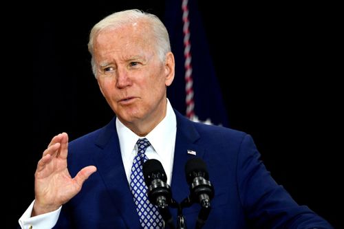 Ông Biden dùng đạo luật khẩn cấp để giải quyết việc thiếu sữa bột ở Mỹ