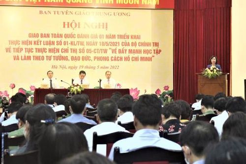 Gắn việc học tập và làm theo Bác với công tác xây dựng, chỉnh đốn Đảng