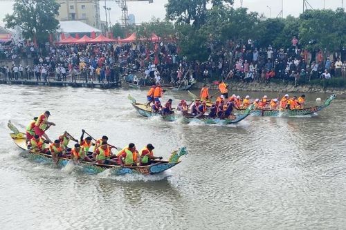 Lễ hội đua thuyền thành phố Hà Tĩnh