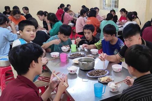 Thanh Hóa: Học sinh gặp khó khi không còn diện hưởng bán trú