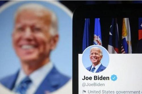 Gần một nửa số tài khoản theo dõi ông Biden trên Twitter là giả mạo