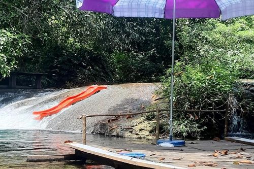'Xẻ' rừng phòng hộ làm du lịch chui: Chỉ đạo tháo dỡ vẫn nguyên hiện trạng