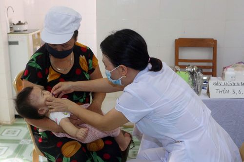Việt Nam cần đưa điều trị trẻ em suy dinh dưỡng cấp tính vào luật