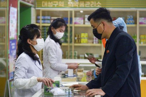 Từ bảo quản đến vận chuyển – Những rào cản của việc đưa vaccine COVID-19 đến Triều Tiên